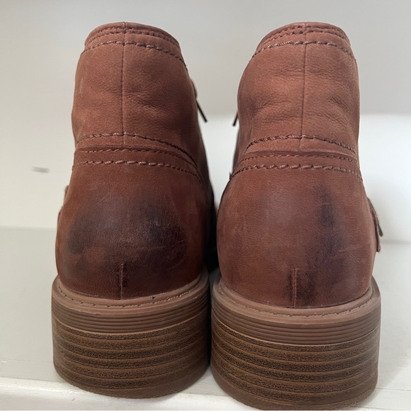 Clarks Women's Hearth Faye Ankle Boots brown nubuck leather Size 10 - Picture 3 of 5